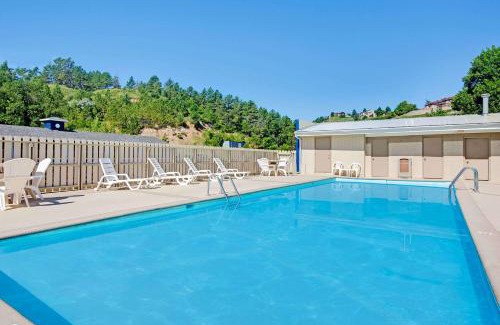 Rapid City Hotel | Travelodge by Wyndham Rapid City