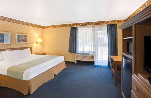 Rapid City Hotel | Travelodge by Wyndham Rapid City