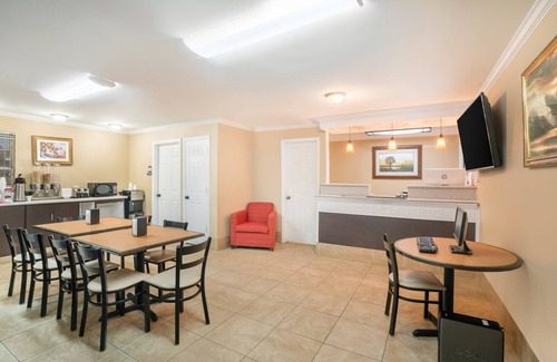 Santee Hotel | Travelodge by Wyndham Santee