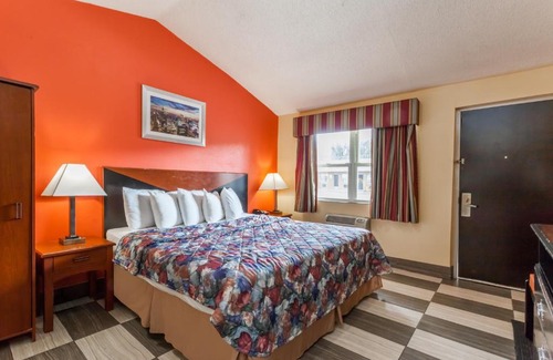 Jersey City Hotel | Travelodge by Wyndham Jersey City