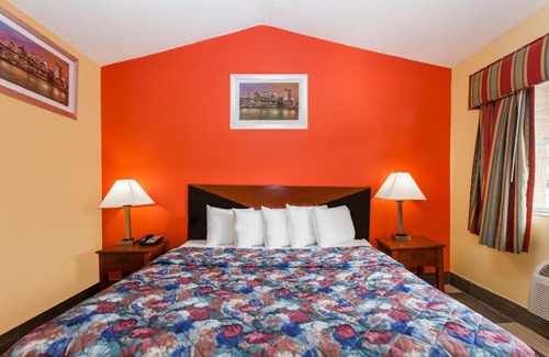 Jersey City Hotel | Travelodge by Wyndham Jersey City