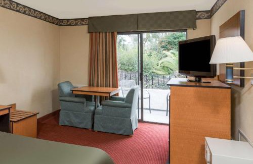 San Clemente Hotel | Travelodge by Wyndham San Clemente Beach