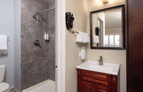 Fisherman's Wharf Hotel | Travelodge by Wyndham by Fisherman's Wharf
