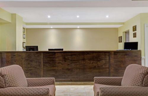 Williamsburg Hotel | Travelodge by Wyndham Williamsburg Colonial Area