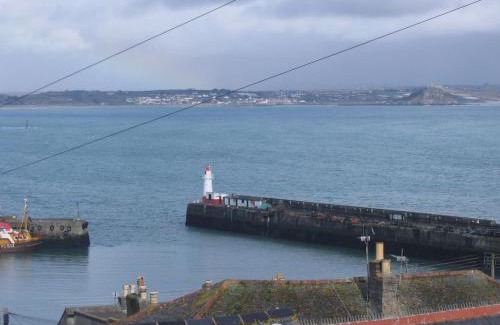 Newlyn House | Trawler Cottage traditional cottage with stunning sea view