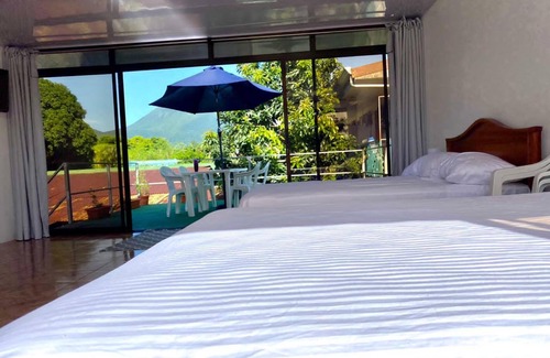 Barrio Dora House | TRC Room's