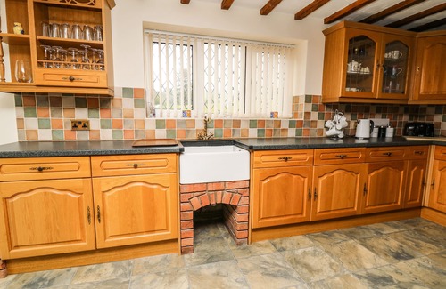 St Harmon Cottage | TRE GARREG, pet friendly, country holiday cottage in Rhayader