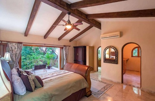 South Shore Hotel Area Villa | Treasure from the sea