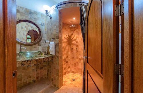 South Shore Hotel Area Villa | Treasure from the sea