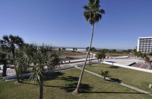 Treasure Island Apartment | Treasure Island Beach Club 727-360-7096