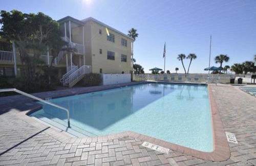 Treasure Island Apartment | Treasure Island Beach Club 727-360-7096