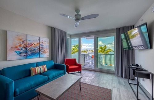 Treasure Island Hotel | Treasure Island Comfort: Parking, Pool, Beach Shuttle | Full Kitchen | 2 Units