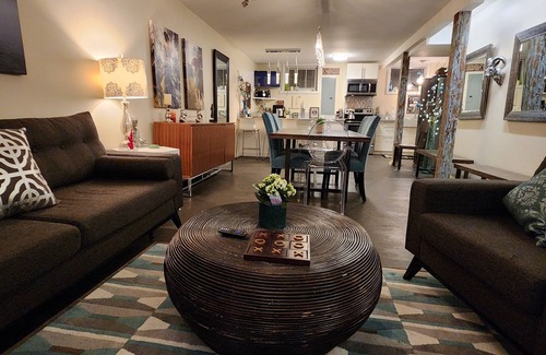 Lents Apartment | Treat Yourself To A Remodeled Home Away From Home In SE Portland