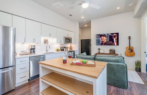Edgehill Cottage | Treble Maker -rooftop Lounge - Pool - In Music Row