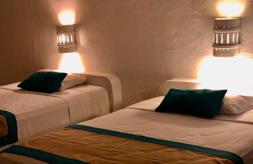 12th Street Hotel | TREBOL HOTEL
