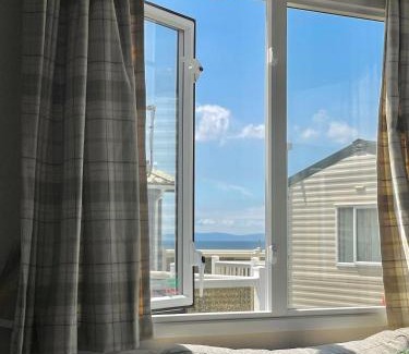 Porthcawl Apartment | Trecco Bay Caravan Cosy Coastal Retreat