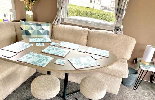 Porthcawl Apartment | Trecco Bay Porthcawl Caravan 8 berth PALMS 4