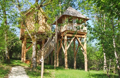 Savignac-de-Miremont Cabin | Tree house with private spa