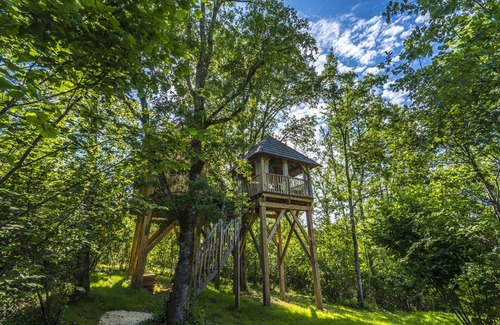 Savignac-de-Miremont Cabin | Tree house with private spa