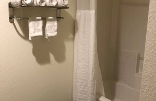 Northeast Heights Hotel | Tree Inn & Suites Albuquerque.