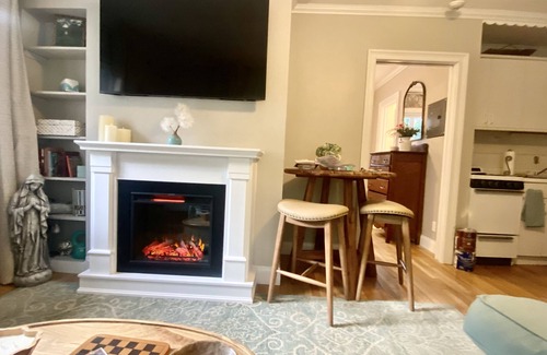 Hampton Bays Apartment | Tree lined Hideaway on the Bay
