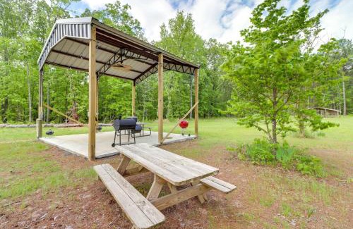 Higden House | Tree-Lined Higden Retreat Close to Parks and Trails