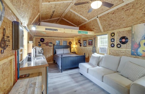 Higden House | Tree-Lined Higden Retreat Close to Parks and Trails
