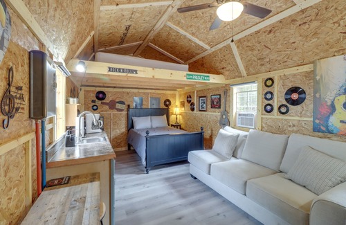 Higden Cottage | Tree-Lined Higden Retreat: Close to Parks + Trails