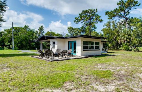 Crystal River House | Tree-Lined Retreat 4 Mi to Three Sisters Springs!