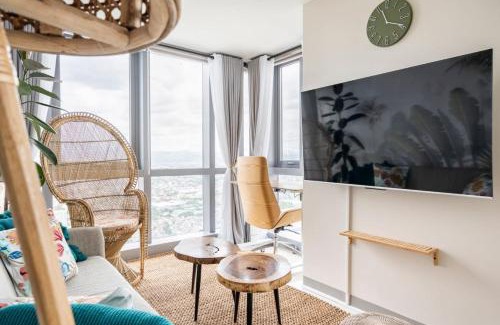 Bagumbayan House | Tree of Life Penthouse 3BR w Gym Pool Sauna More