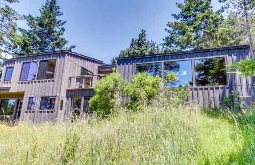 Sea Ranch House | Tree-to-Sea Haven