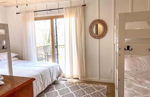 Topton House | Tree Top Lakefront Cottage on Lake Nantahala