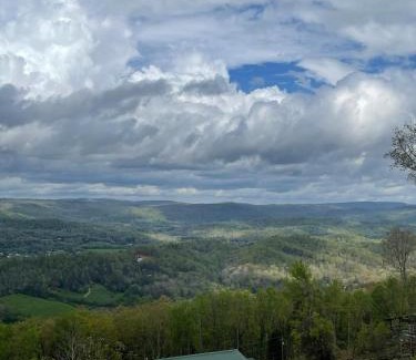Trenton House | Tree Top View of lookout mountain