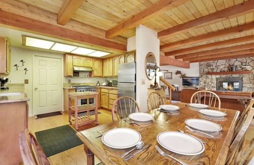 Upper Moonridge Cabin | Tree TOP Views #2060