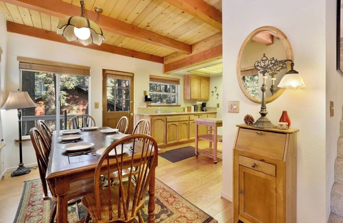 Upper Moonridge Cabin | Tree TOP Views #2060