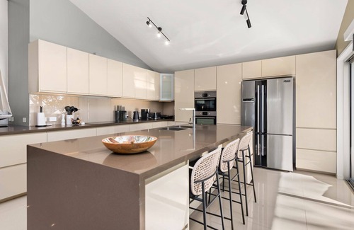Soldiers Point Apartment | Tree Tops 79B Upstairs - Contemporary top floor apartment on the waterfront