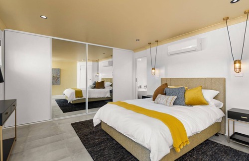 Soldiers Point Apartment | Tree Tops 79B Upstairs - Contemporary top floor apartment on the waterfront