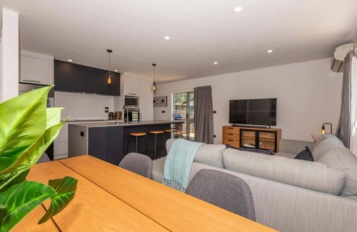 Lynmore House | Tree Walk Townhouse | Walk to the Forest with Spa