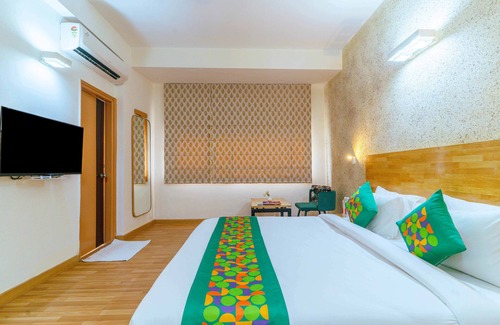 Greater Kailash Hotel | Treebo Ace Luxe