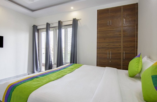 Noida Hotel | Treebo Grand Vista - 62