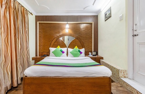 Shimla Hotel | Treebo Greenland,Near Mall Road