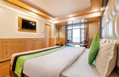 Shimla Hotel | Treebo Greenland,Near Mall Road