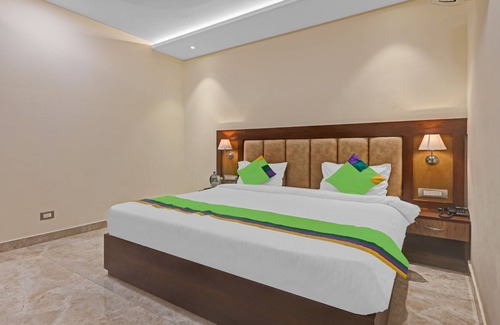 Lucknow Hotel | Treebo Heaven Grand