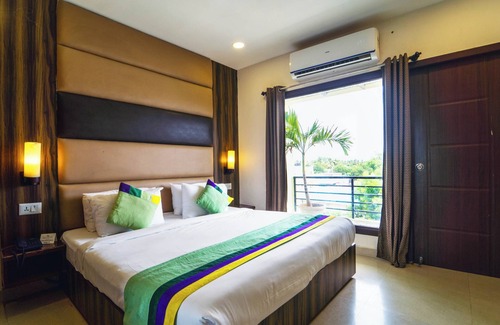 Katpadi Hotel | Treebo Kingsbury Fiesta Vellore
