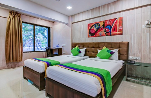 Marol Hotel | Treebo Lake Bloom Powai