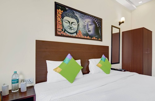 Noida Hotel | Treebo Noida Grand