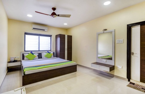 Phool Bagan Hotel | Treebo Pawan Putra, Kankurgachi