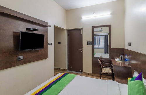 Vellore Hotel | Treebo Pranav Park