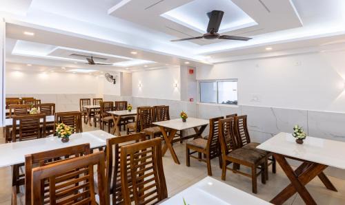 Nedumbassery Hotel | Treebo Premium Cochin Airport, 5 min From Cochin Airport