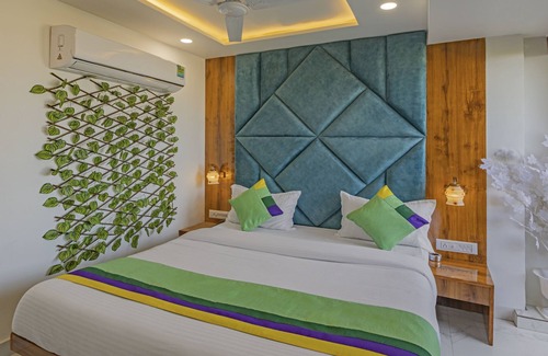 Paldi Hotel | Treebo Prince Plaza